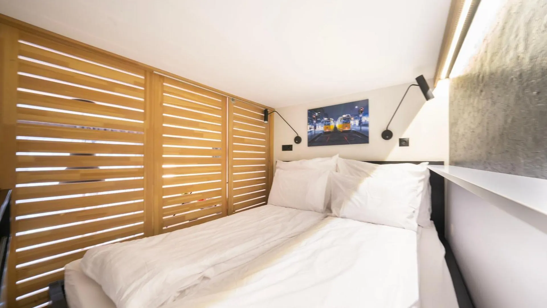 City Park Corner Loft Near Heroes' Square Boedapest Appartement